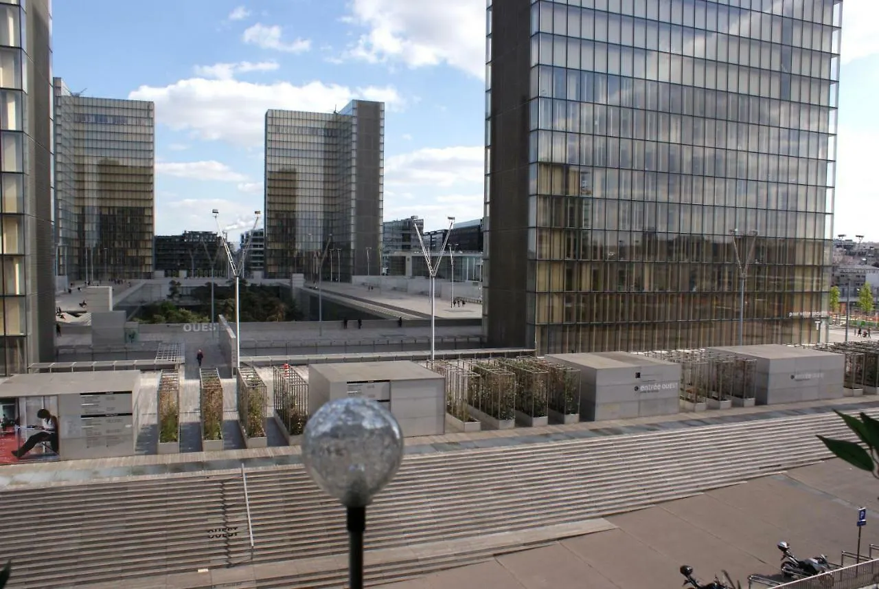 Seine Front Room / Lib. F.Mitterrand París